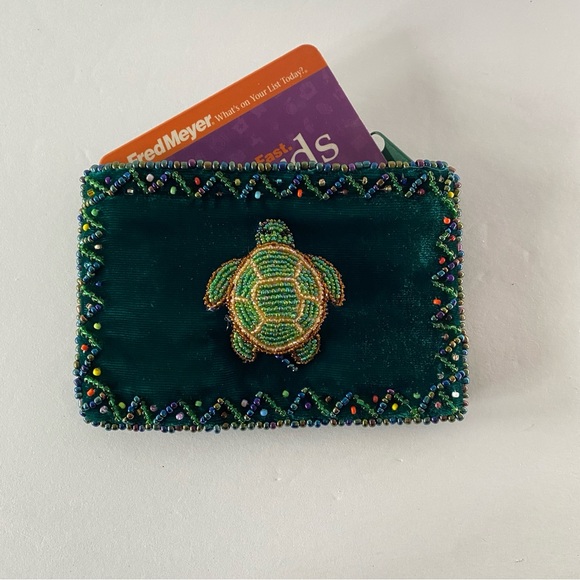 Dazzling Zippered Green Velvet Beaded Turtle Coin Purse Wallet - Picture 6 of 7